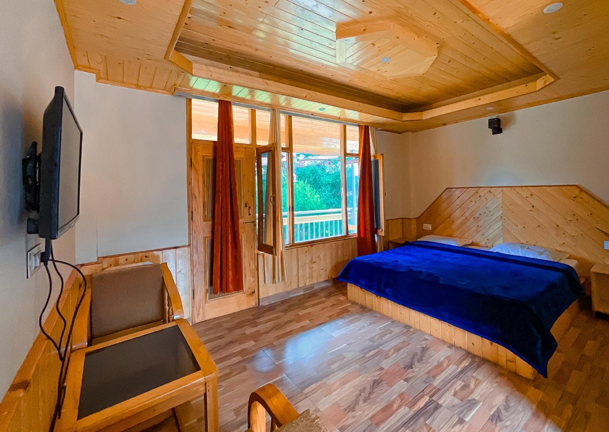 The Waterfall Cottage, In Class Manali (Himachal Pradesh)